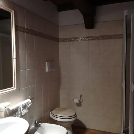 Le Cascine Alloggio per agriturismo Castel di Tora